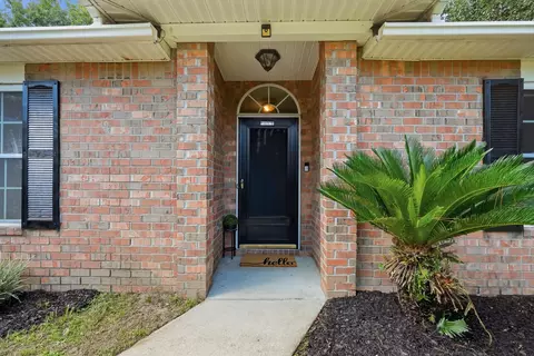 Entry Way - 1218 Ego Dr, Crestview, FL 32536 photo 1 of 2