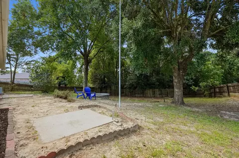 Exterior - 1218 Ego Dr, Crestview, FL 32536 photo 2 of 4