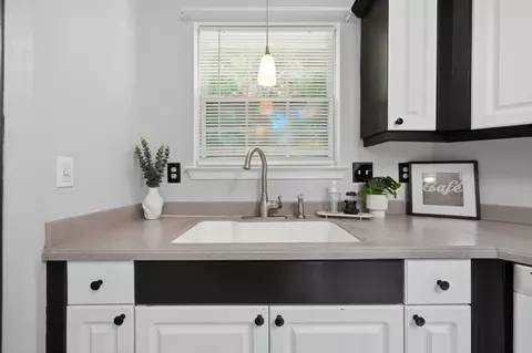 Kitchen - 1218 Ego Dr, Crestview, FL 32536 photo 4 of 4