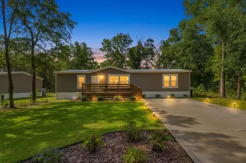 645 W Violet, Defuniak Springs, FL 32433