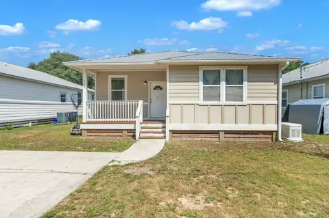 239 County Line Rd, Niceville, FL 32578