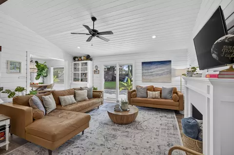 Living - 403 Spring Ln, Destin, FL 32541 photo 2 of 3