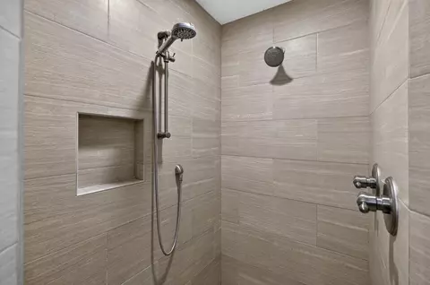 Bath - 403 Spring Ln, Destin, FL 32541 photo 4 of 5