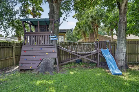 Exterior - 403 Spring Ln, Destin, FL 32541 photo 7 of 14