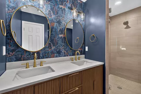 Bath - 403 Spring Ln, Destin, FL 32541 photo 2 of 5