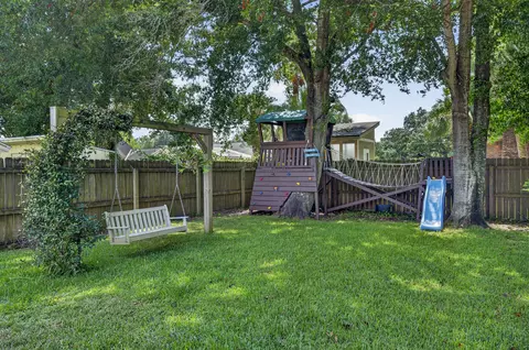 Exterior - 403 Spring Ln, Destin, FL 32541 photo 6 of 14