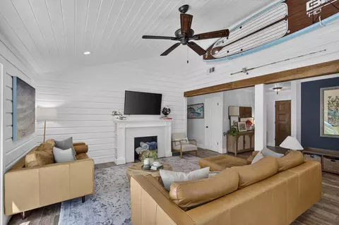 Living - 403 Spring Ln, Destin, FL 32541 photo 3 of 3