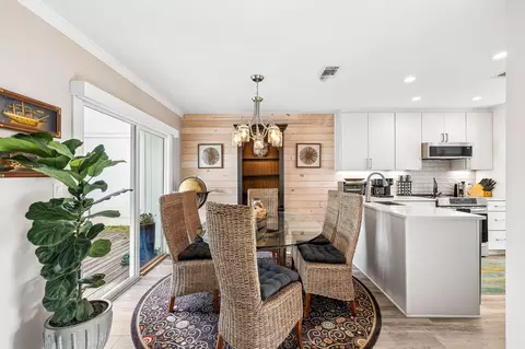 Dining - 457 Linkside Pl, Miramar Beach, FL 32550 photo 2 of 3