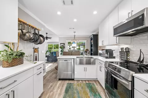 Kitchen - 457 Linkside Pl, Miramar Beach, FL 32550 photo 4 of 6