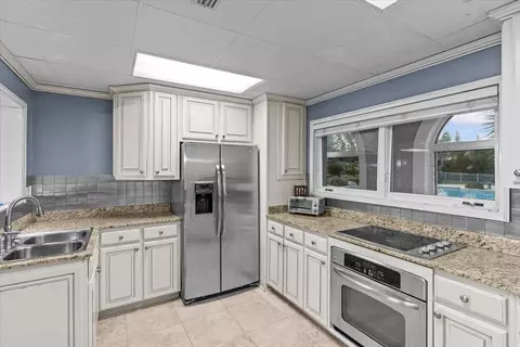 Kitchen - 200 Asphodel Dr, Dothan, AL 36303 photo 9 of 9