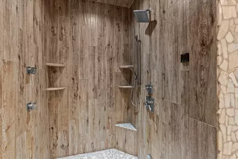 Bath - 200 Asphodel Dr, Dothan, AL 36303 photo 6 of 13