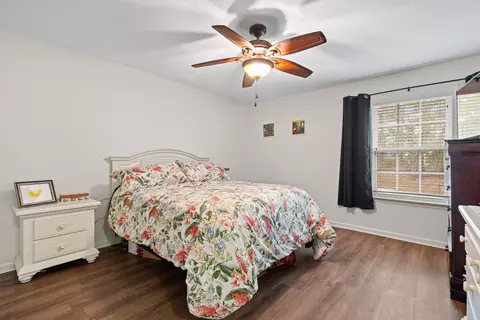 Bedroom - 5570 Mount Olive Rd, Crestview, FL 32539 photo 6 of 8