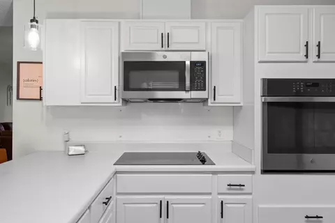 Kitchen - 5570 Mount Olive Rd, Crestview, FL 32539 photo 7 of 7