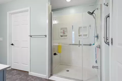 Bath - 5570 Mount Olive Rd, Crestview, FL 32539 photo 1 of 3