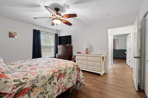 Bedroom - 5570 Mount Olive Rd, Crestview, FL 32539 photo 7 of 8