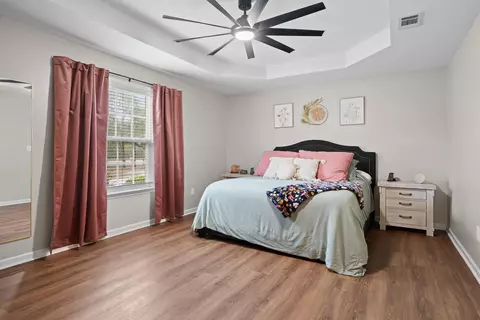 Bedroom - 5570 Mount Olive Rd, Crestview, FL 32539 photo 1 of 8
