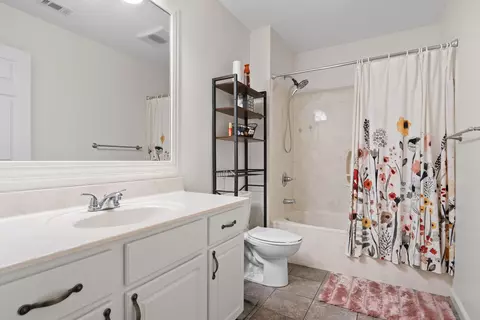 Bath - 5570 Mount Olive Rd, Crestview, FL 32539 photo 3 of 3