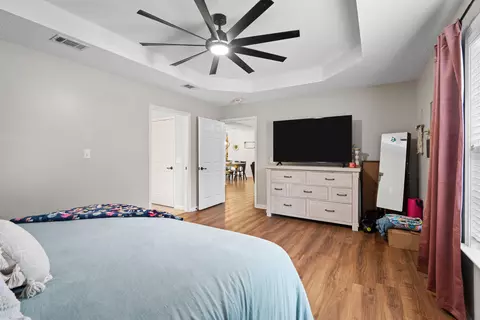 Bedroom - 5570 Mount Olive Rd, Crestview, FL 32539 photo 3 of 8