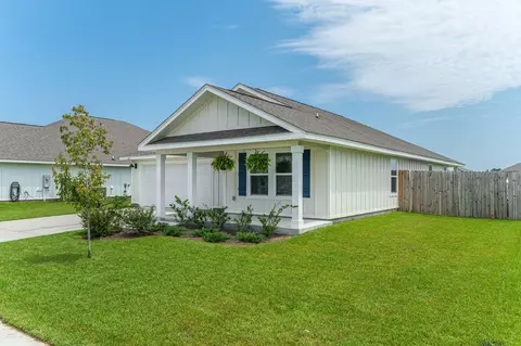 Exterior - 615 Champ Trl, Crestview, FL 32539 photo 3 of 9