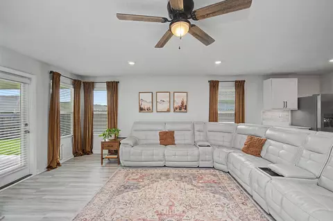 Living - 615 Champ Trl, Crestview, FL 32539 photo 4 of 4