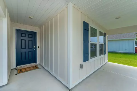 Exterior - 615 Champ Trl, Crestview, FL 32539 photo 5 of 9