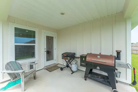 Exterior - 615 Champ Trl, Crestview, FL 32539 photo 7 of 9