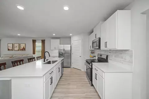 Kitchen - 615 Champ Trl, Crestview, FL 32539 photo 1 of 4