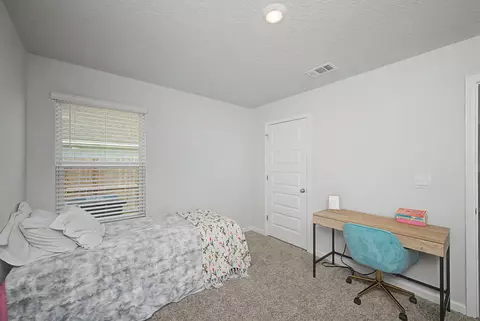 Bedroom - 615 Champ Trl, Crestview, FL 32539 photo 6 of 7