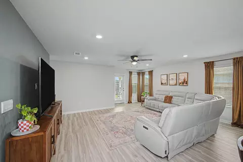 Living - 615 Champ Trl, Crestview, FL 32539 photo 3 of 4