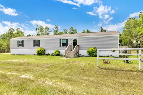 12 Candy Ln, Defuniak Springs, FL 32433