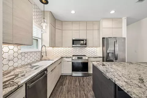 Kitchen - 48 Sarona St, Freeport, FL 32439 photo 2 of 5