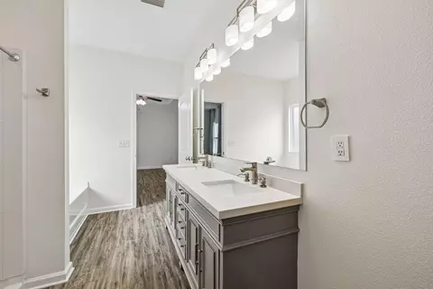 Bath - 48 Sarona St, Freeport, FL 32439 photo 3 of 3