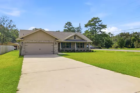 Exterior - 5908 Silvercrest Blvd, Crestview, FL 32536 photo 2 of 10