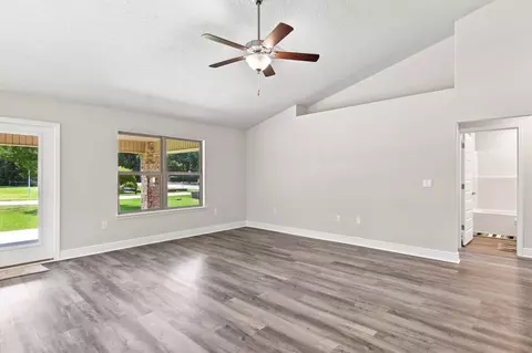 Living - 5908 Silvercrest Blvd, Crestview, FL 32536 photo 3 of 5