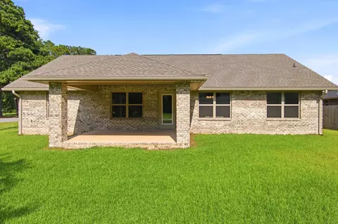 Exterior - 5908 Silvercrest Blvd, Crestview, FL 32536 photo 9 of 10