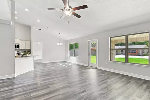 Living - 5908 Silvercrest Blvd, Crestview, FL 32536 photo 4 of 5