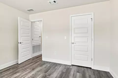 Bedroom - 5908 Silvercrest Blvd, Crestview, FL 32536 photo 3 of 5