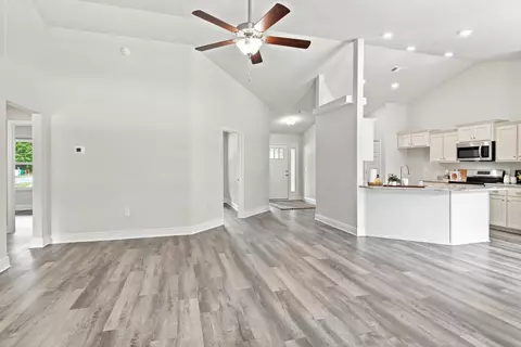 Living - 5908 Silvercrest Blvd, Crestview, FL 32536 photo 1 of 5