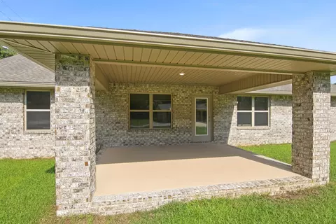 Exterior - 5908 Silvercrest Blvd, Crestview, FL 32536 photo 6 of 10