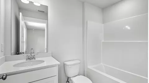 Bath - 5908 Tripletail Dr, Milton, FL 32583 photo 3 of 3