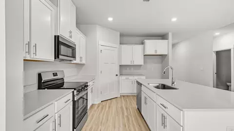 Kitchen - 5880 Tripletail Dr, Milton, FL 32583 photo 2 of 3