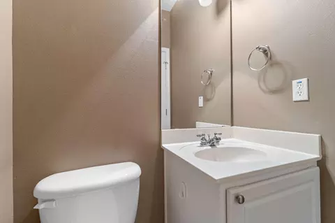Bath - 504 Boulder St, Crestview, FL 32536 photo 1 of 4