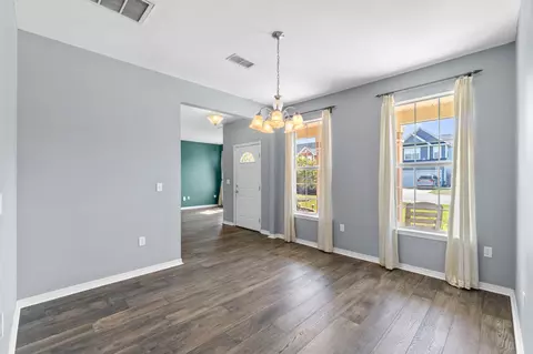 Living - 504 Boulder St, Crestview, FL 32536 photo 5 of 7