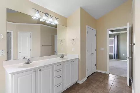 Entry Way - 504 Boulder St, Crestview, FL 32536 photo 7 of 9