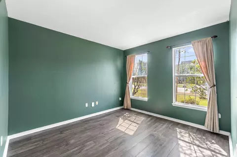 Living - 504 Boulder St, Crestview, FL 32536 photo 6 of 7