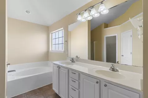Bath - 504 Boulder St, Crestview, FL 32536 photo 4 of 4