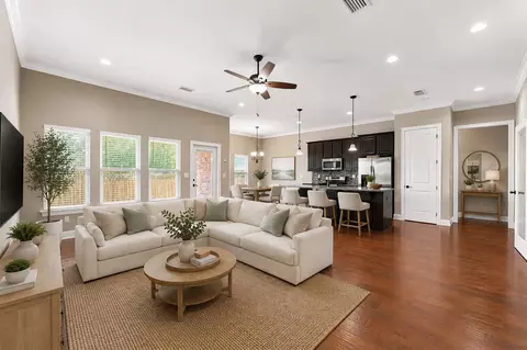 900 Tadpole Ave, Niceville, FL 32578
