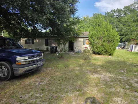 163 Fredrick Dr, Defuniak Springs, FL 32433