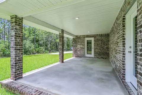 Exterior - 6677 Prosperity Ln, Milton, FL 32570 photo 6 of 6