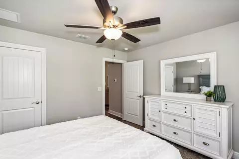 Bedroom - 6677 Prosperity Ln, Milton, FL 32570 photo 4 of 6